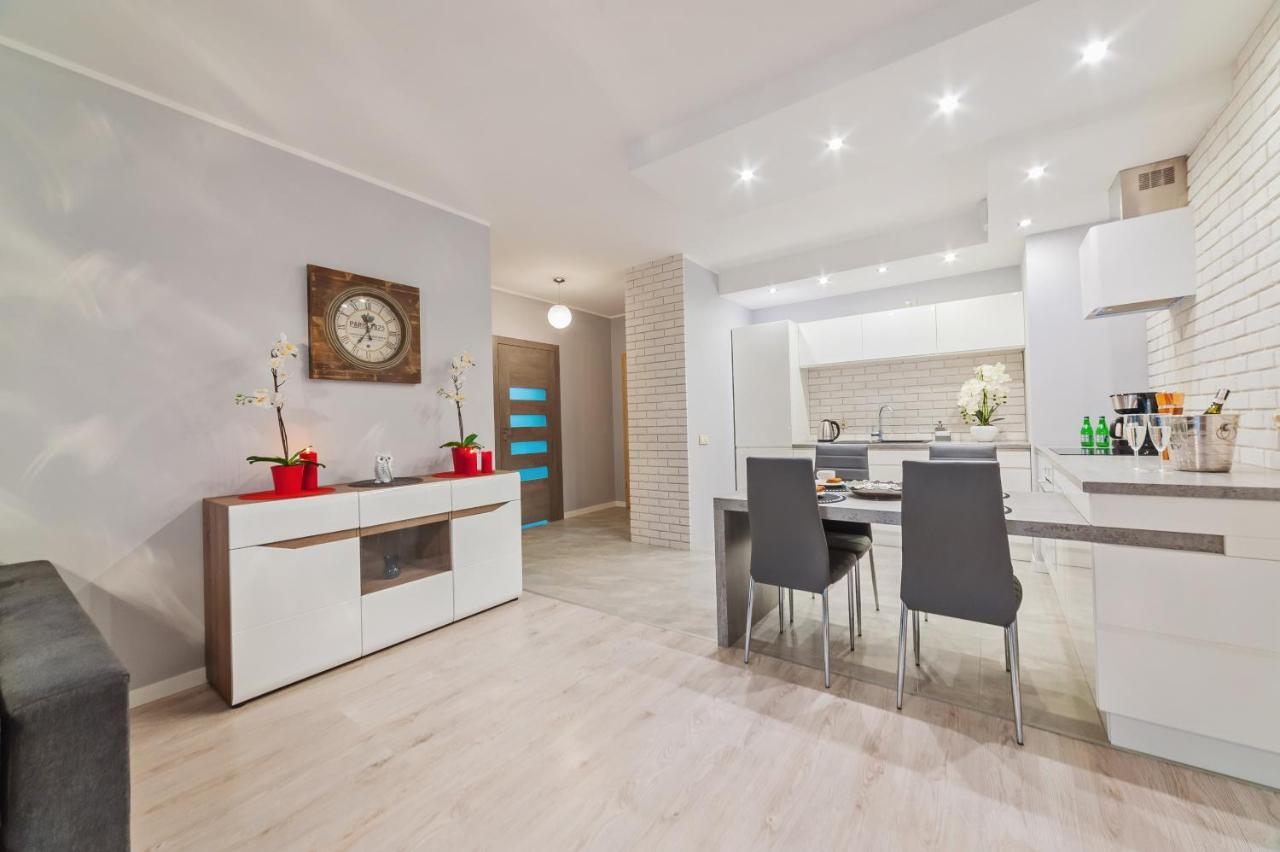 Apartamenty Homely Place Centrum - Stary Rynek - Parking Poznań Buitenkant foto